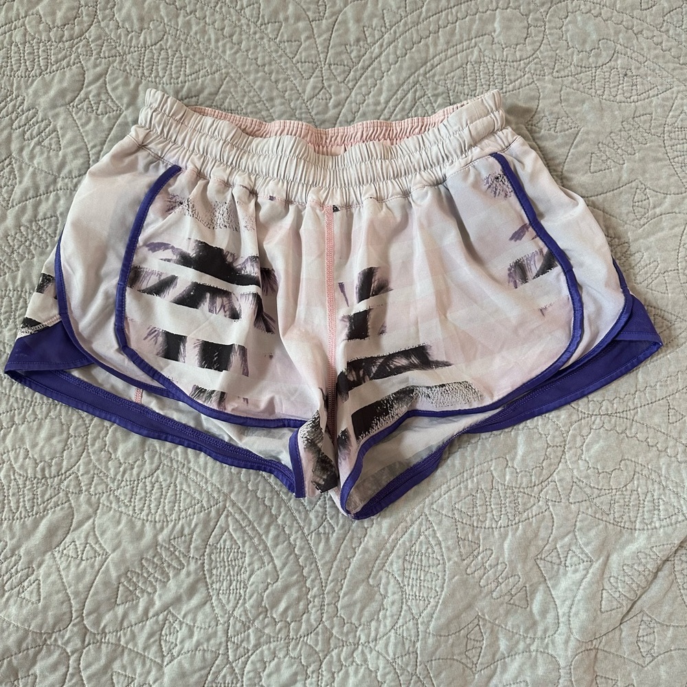 Lululemon Hotty Hot Low Rise Lined 2.5” Inseam Shorts